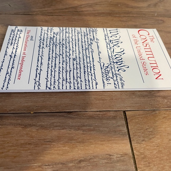 New Pocket "The Constitution of the United States" Paperback Booklet - Picture 3 of 8